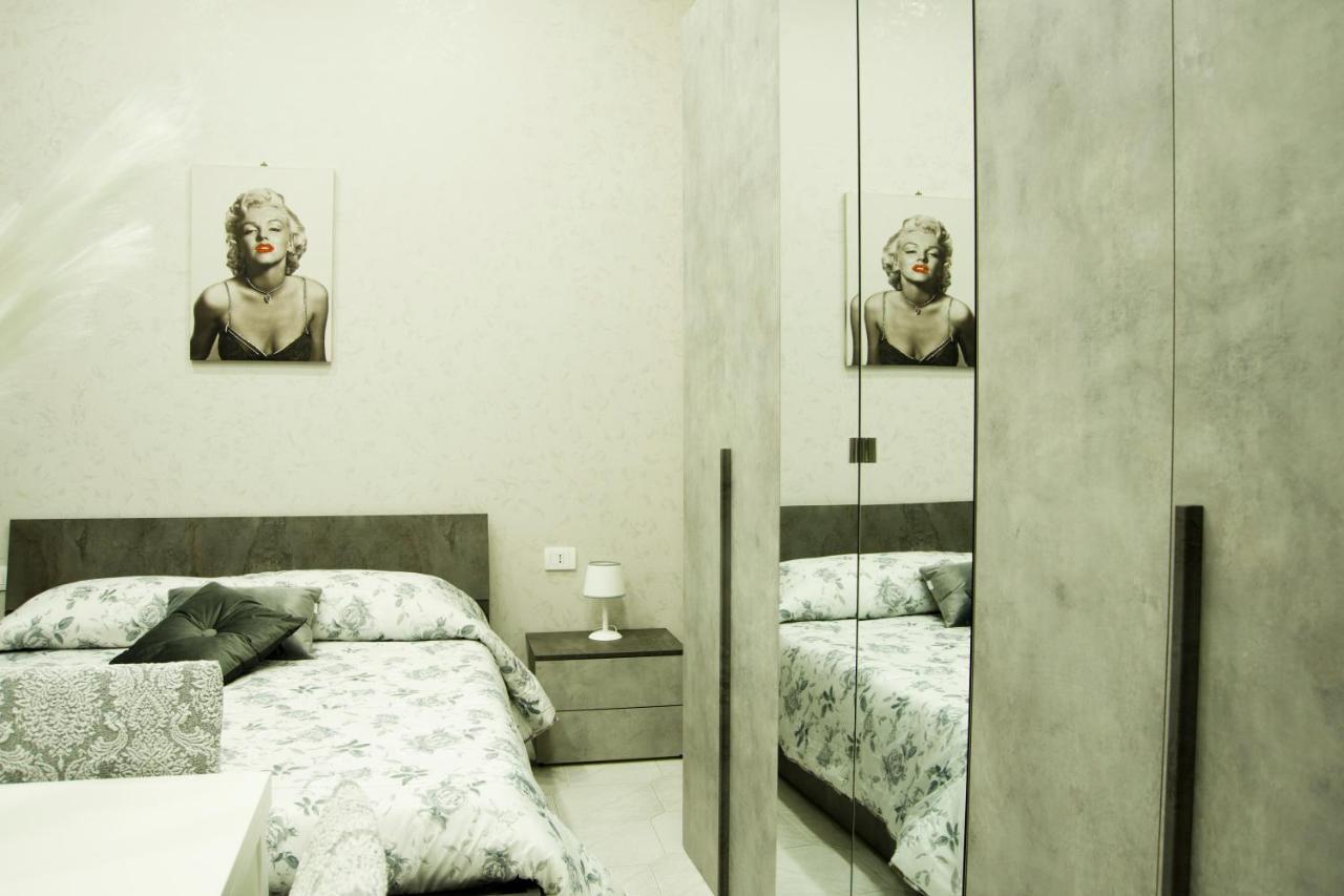 Mincasa Nel Cuore Di Napoli Exterior photo